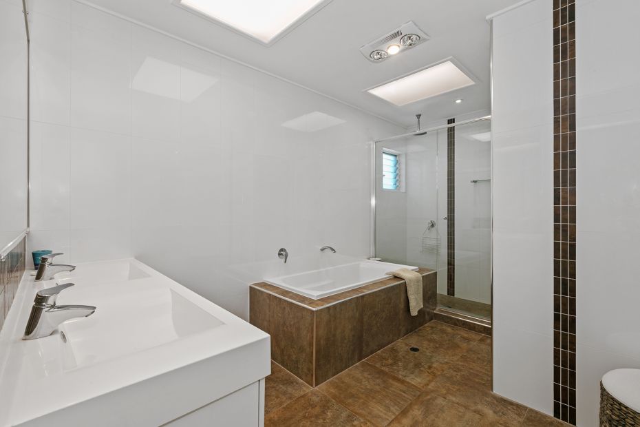 11 Barr Avenue, Shelly Beach, Qld 4551