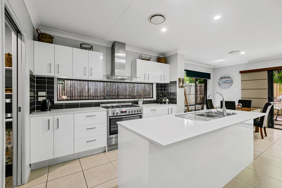 1 Lawley Street, Dicky Beach, Qld 4551