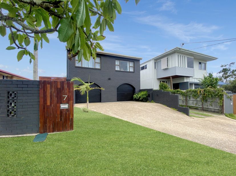 7 Russell Street, Moffat Beach, Qld 4551