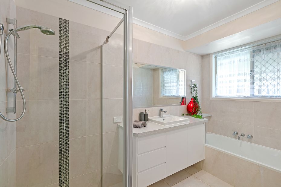 11 Gladstone Parade, Moffat Beach, Qld 4551