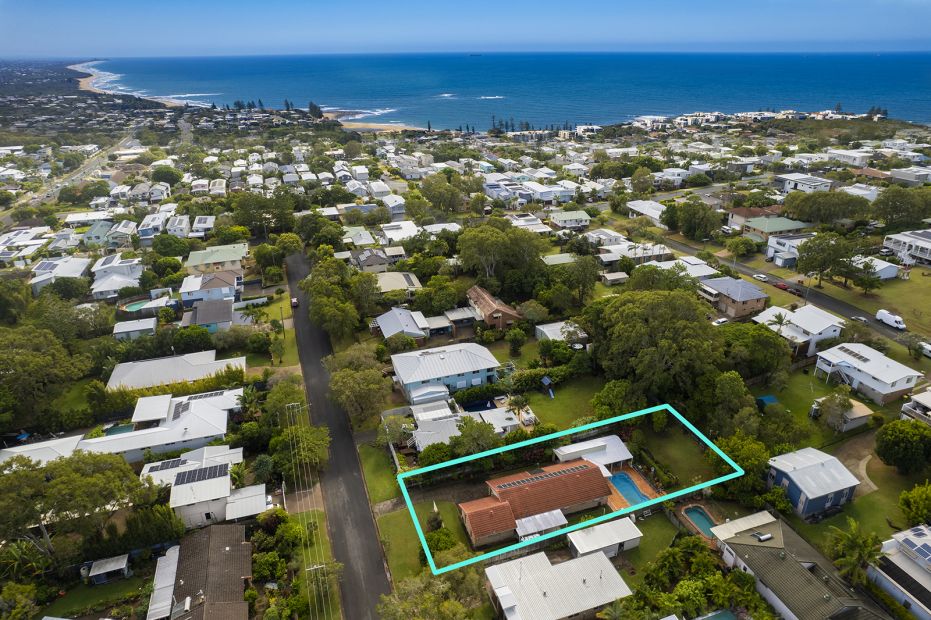 11 Gladstone Parade, Moffat Beach, Qld 4551