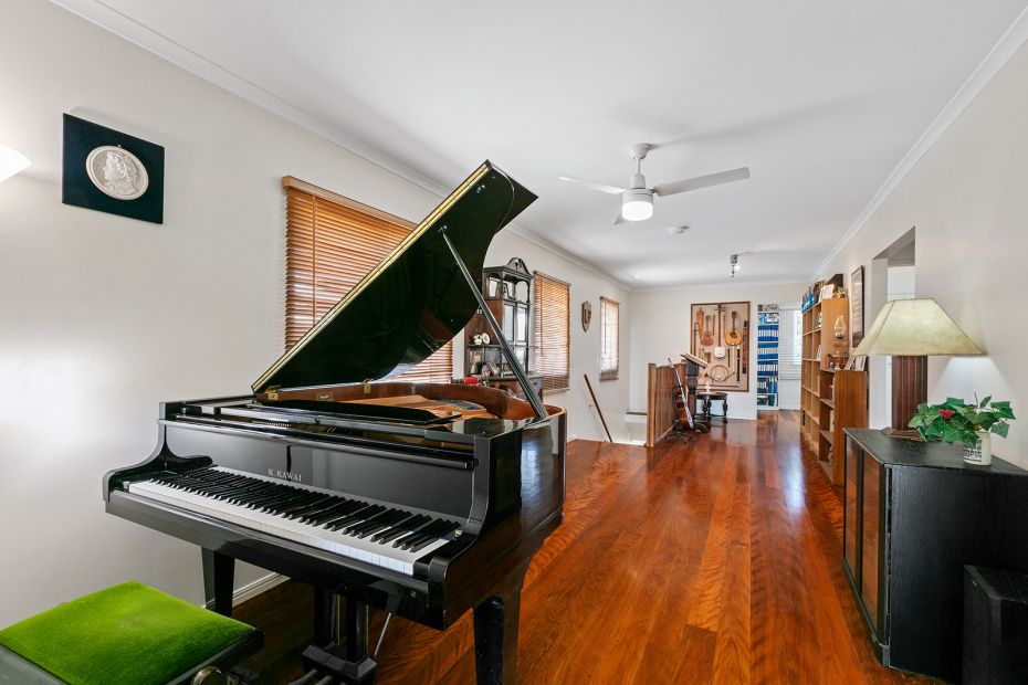 43 Grigor Street  Moffat Beach, Qld 4551