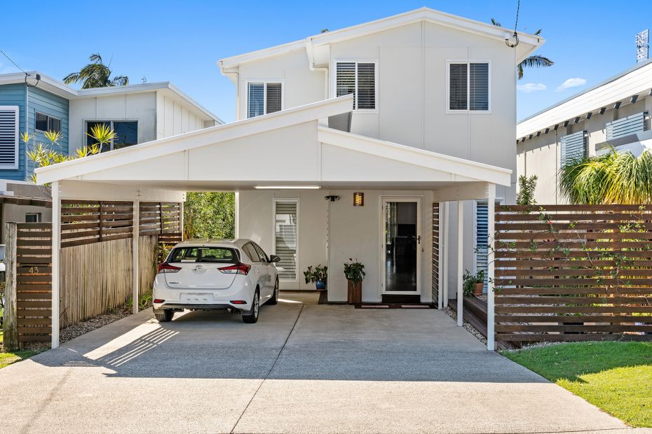 43 Grigor Street  Moffat Beach, Qld 4551