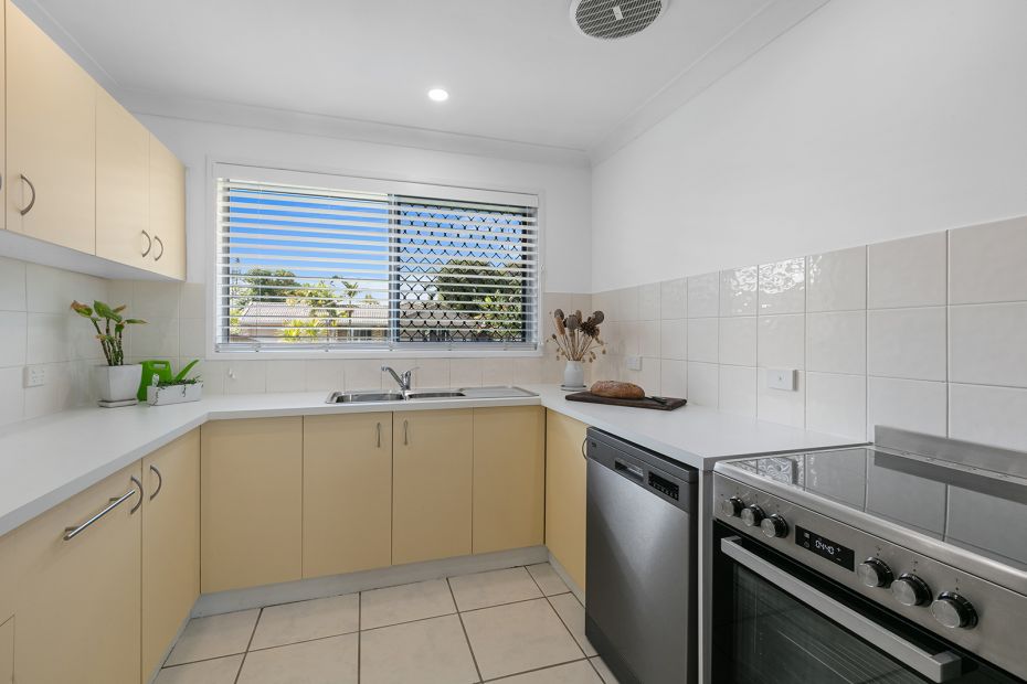 2 Sutherland Street, Dicky Beach, Qld 4551