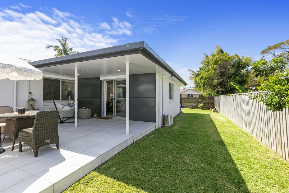 2 Sutherland Street, Dicky Beach, Qld 4551