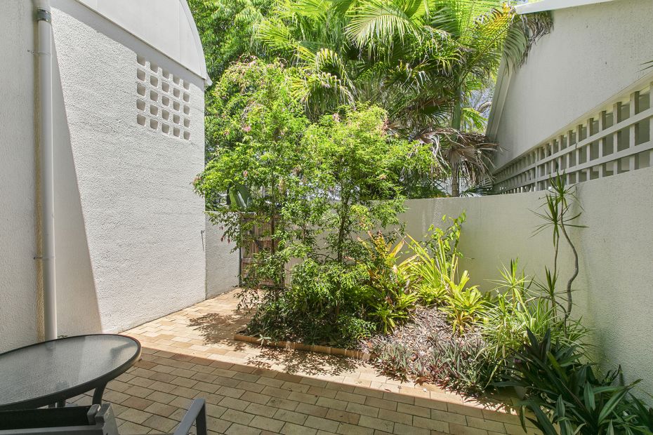 2/1 Bryce Street, Moffat Beach, Qld 4551