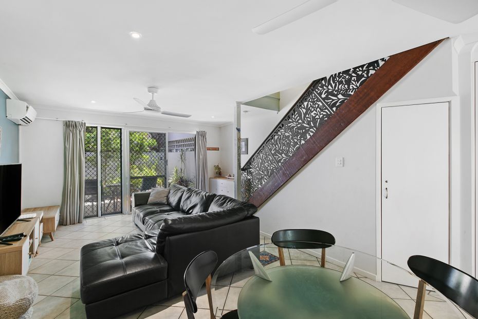 2/1 Bryce Street, Moffat Beach, Qld 4551