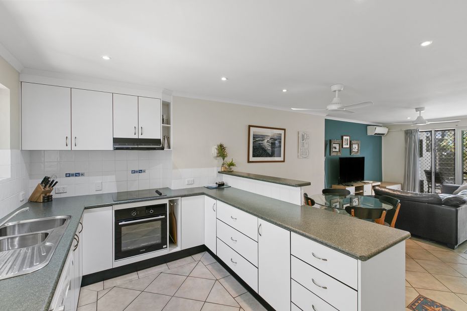 2/1 Bryce Street, Moffat Beach, Qld 4551
