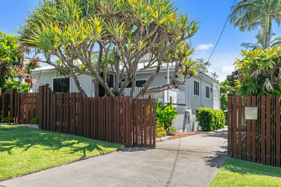 6 Derby Road, Moffat Beach, Qld 4551