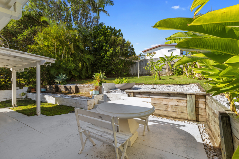 1 Edmund Street, Moffat Beach, Queensland 4551